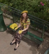 Emily_in_Paris_S02E09_WEBRip_x264-ION10_0342.jpg