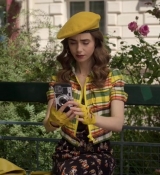 Emily_in_Paris_S02E09_WEBRip_x264-ION10_0379.jpg
