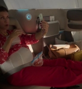 Emily_in_Paris_S02E09_WEBRip_x264-ION10_0408.jpg