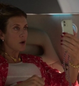 Emily_in_Paris_S02E09_WEBRip_x264-ION10_0416.jpg