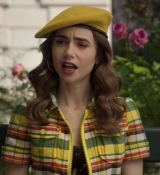 Emily_in_Paris_S02E09_WEBRip_x264-ION10_0428.jpg