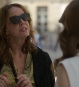 Emily_in_Paris_S02E09_WEBRip_x264-ION10_0452.jpg