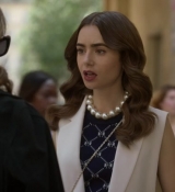 Emily_in_Paris_S02E09_WEBRip_x264-ION10_0455.jpg