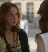 Emily_in_Paris_S02E09_WEBRip_x264-ION10_0471.jpg