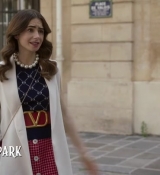 Emily_in_Paris_S02E09_WEBRip_x264-ION10_0480.jpg