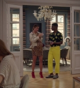 Emily_in_Paris_S02E09_WEBRip_x264-ION10_0488.jpg