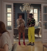 Emily_in_Paris_S02E09_WEBRip_x264-ION10_0497.jpg
