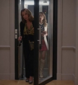 Emily_in_Paris_S02E09_WEBRip_x264-ION10_0498.jpg