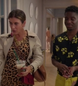 Emily_in_Paris_S02E09_WEBRip_x264-ION10_0519.jpg