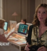 Emily_in_Paris_S02E09_WEBRip_x264-ION10_0546.jpg