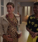 Emily_in_Paris_S02E09_WEBRip_x264-ION10_0566.jpg