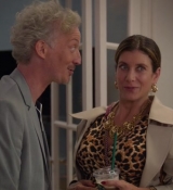 Emily_in_Paris_S02E09_WEBRip_x264-ION10_0598.jpg