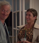 Emily_in_Paris_S02E09_WEBRip_x264-ION10_0600.jpg