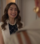 Emily_in_Paris_S02E09_WEBRip_x264-ION10_0631.jpg