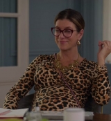 Emily_in_Paris_S02E09_WEBRip_x264-ION10_0673.jpg