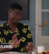 Emily_in_Paris_S02E09_WEBRip_x264-ION10_0676.jpg