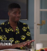 Emily_in_Paris_S02E09_WEBRip_x264-ION10_0679.jpg