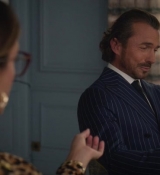 Emily_in_Paris_S02E09_WEBRip_x264-ION10_0746.jpg