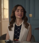 Emily_in_Paris_S02E09_WEBRip_x264-ION10_0751.jpg