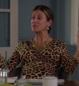 Emily_in_Paris_S02E09_WEBRip_x264-ION10_0774.jpg