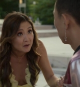 Emily_in_Paris_S02E09_WEBRip_x264-ION10_0847.jpg