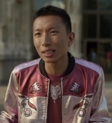 Emily_in_Paris_S02E09_WEBRip_x264-ION10_0869.jpg