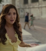 Emily_in_Paris_S02E09_WEBRip_x264-ION10_0920.jpg