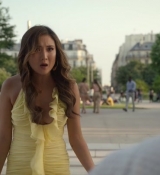 Emily_in_Paris_S02E09_WEBRip_x264-ION10_0990.jpg