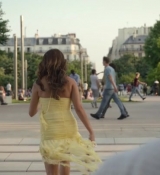 Emily_in_Paris_S02E09_WEBRip_x264-ION10_0995.jpg