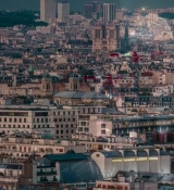 Emily_in_Paris_S02E09_WEBRip_x264-ION10_1009.jpg