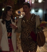 Emily_in_Paris_S02E09_WEBRip_x264-ION10_1033.jpg