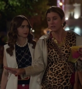 Emily_in_Paris_S02E09_WEBRip_x264-ION10_1073.jpg