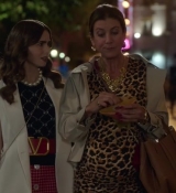 Emily_in_Paris_S02E09_WEBRip_x264-ION10_1082.jpg