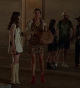 Emily_in_Paris_S02E09_WEBRip_x264-ION10_1095.jpg