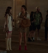 Emily_in_Paris_S02E09_WEBRip_x264-ION10_1096.jpg
