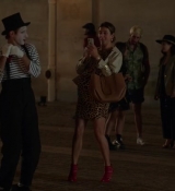Emily_in_Paris_S02E09_WEBRip_x264-ION10_1120.jpg