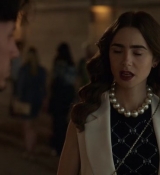 Emily_in_Paris_S02E09_WEBRip_x264-ION10_1137.jpg