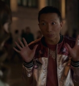 Emily_in_Paris_S02E09_WEBRip_x264-ION10_1152.jpg