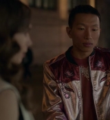 Emily_in_Paris_S02E09_WEBRip_x264-ION10_1166.jpg