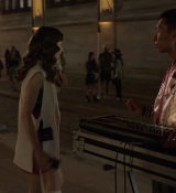 Emily_in_Paris_S02E09_WEBRip_x264-ION10_1186.jpg