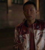Emily_in_Paris_S02E09_WEBRip_x264-ION10_1187.jpg