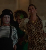 Emily_in_Paris_S02E09_WEBRip_x264-ION10_1216.jpg