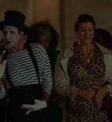 Emily_in_Paris_S02E09_WEBRip_x264-ION10_1225.jpg