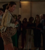 Emily_in_Paris_S02E09_WEBRip_x264-ION10_1252.jpg