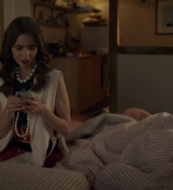 Emily_in_Paris_S02E09_WEBRip_x264-ION10_1311.jpg