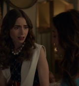 Emily_in_Paris_S02E09_WEBRip_x264-ION10_1324.jpg