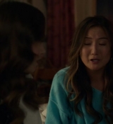 Emily_in_Paris_S02E09_WEBRip_x264-ION10_1326.jpg