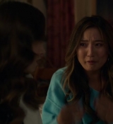 Emily_in_Paris_S02E09_WEBRip_x264-ION10_1328.jpg