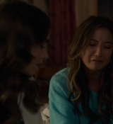 Emily_in_Paris_S02E09_WEBRip_x264-ION10_1334.jpg