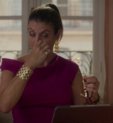 Emily_in_Paris_S02E09_WEBRip_x264-ION10_1485.jpg